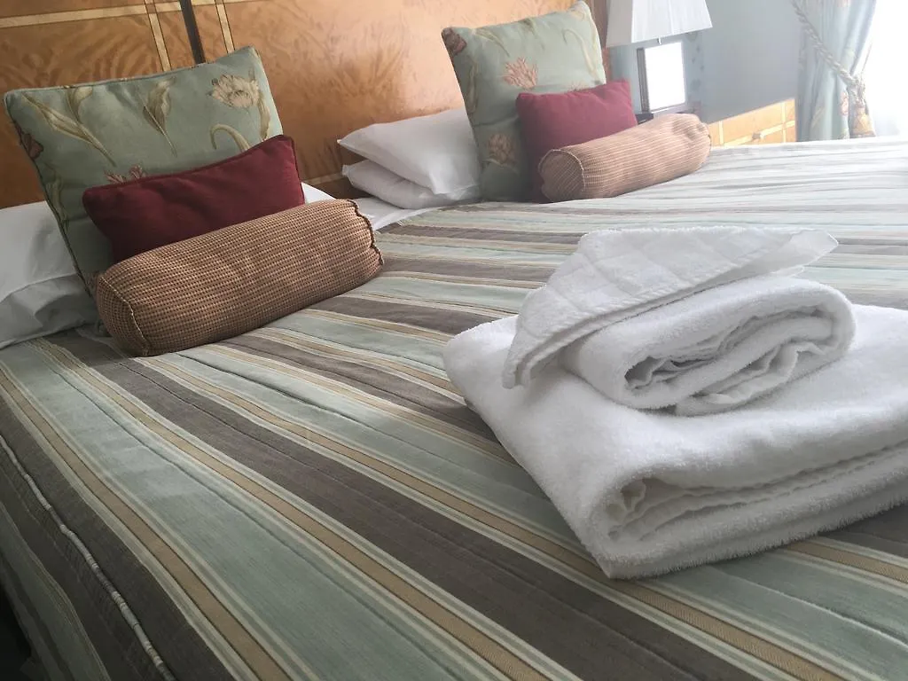 Dunsley Hall Country House Hotel Γουίτμπι